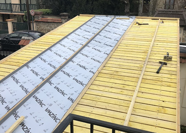 M Beautour de Père en Fils, travaux de toiture et de ravalement  à Rueil-Malmaison (92500) et Issy-les-moulineaux (92140), dans les Hauts de Seine (92) et en Ile de France